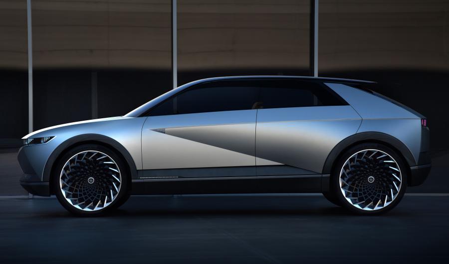  Hyundai 45 EV Concept 2019 года  (фото 5 из 14)